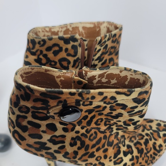 FUSION Womens Leopard Print Dressy Stiletto Button Accent Booties 7 Mobwife Y2K - Picture 10 of 11